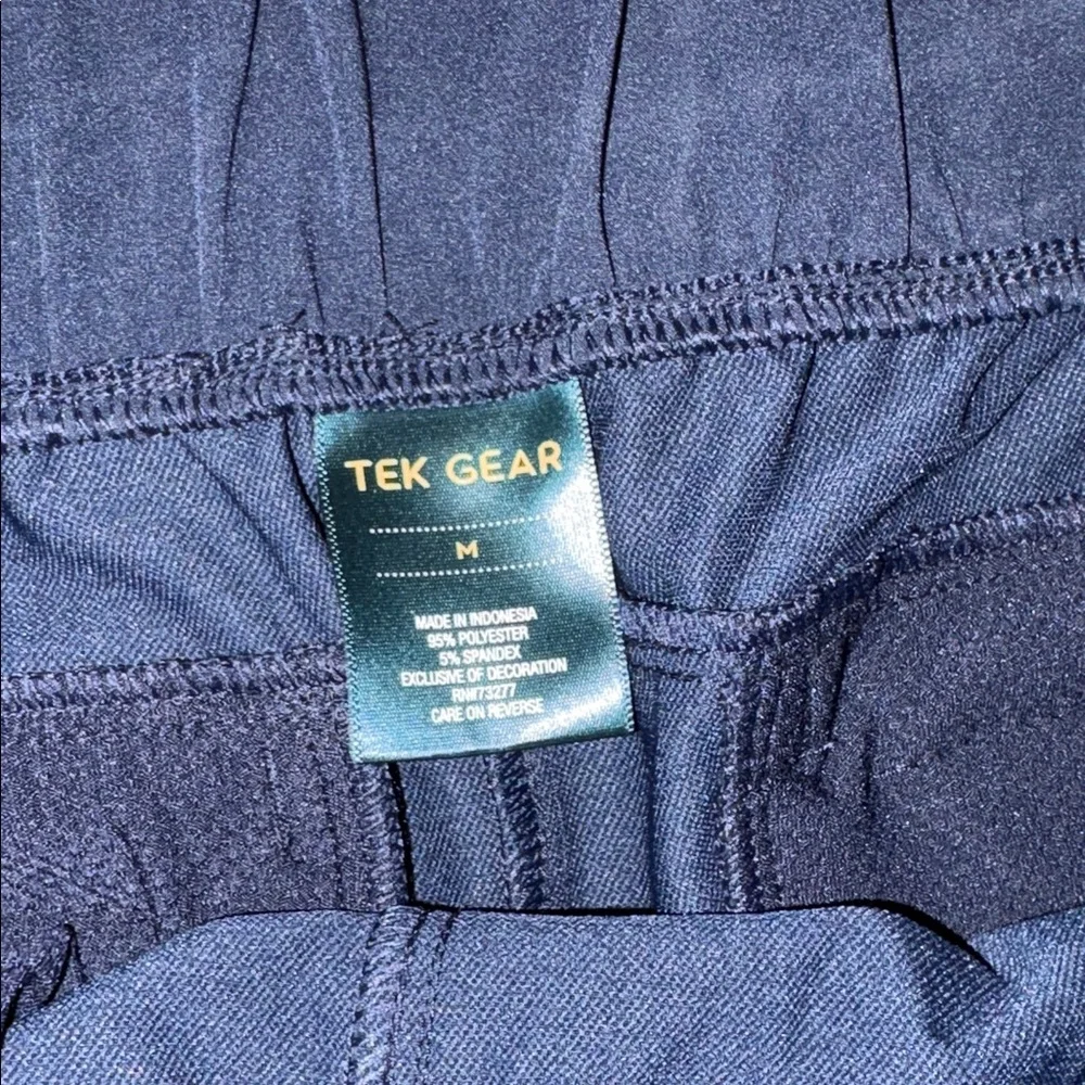 Tek Gear Navy woman’s Medium Shorts - Picture 3 of 6